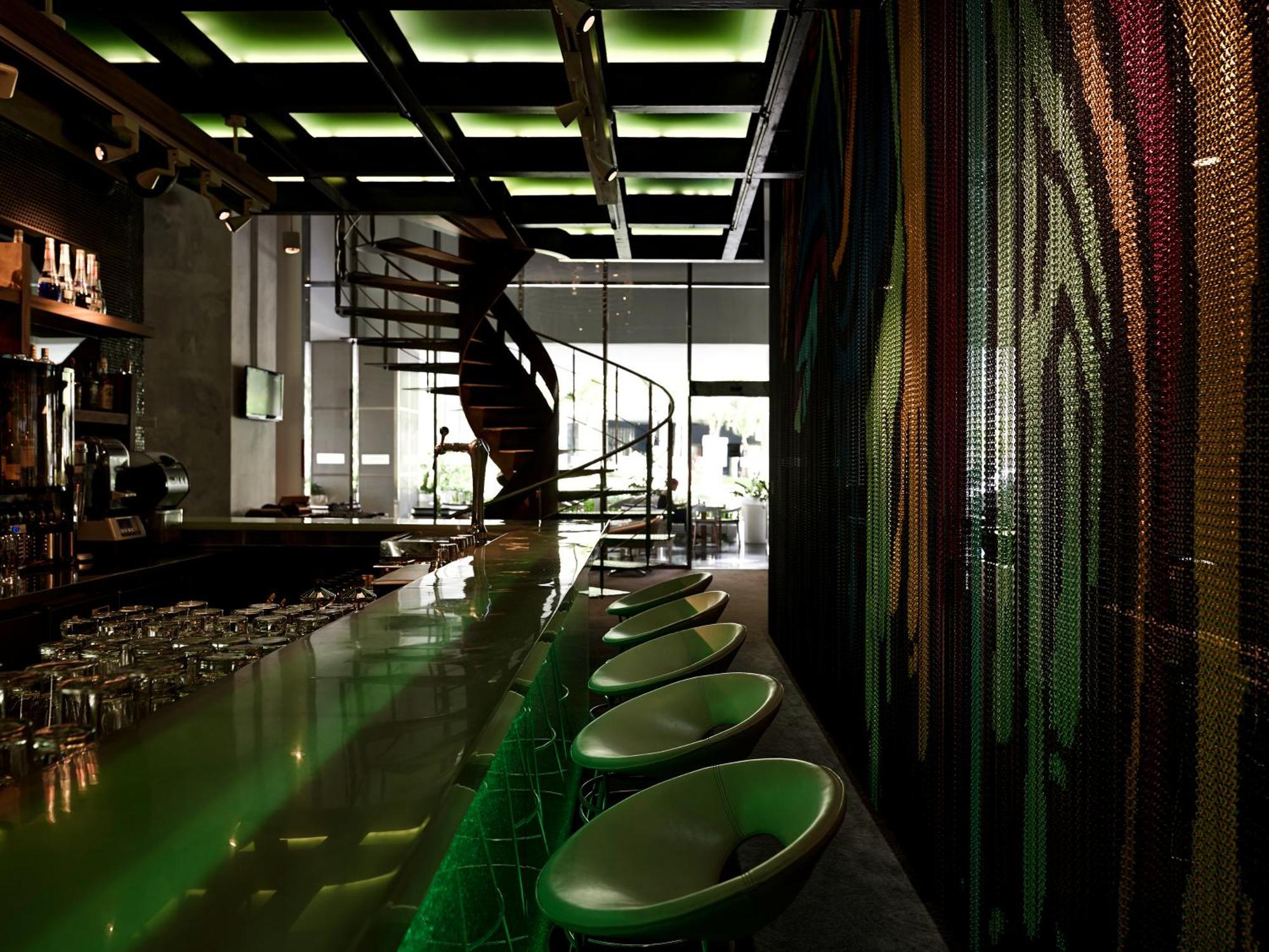 Pullman Jakarta Central Park Εξωτερικό φωτογραφία Interior of the bar