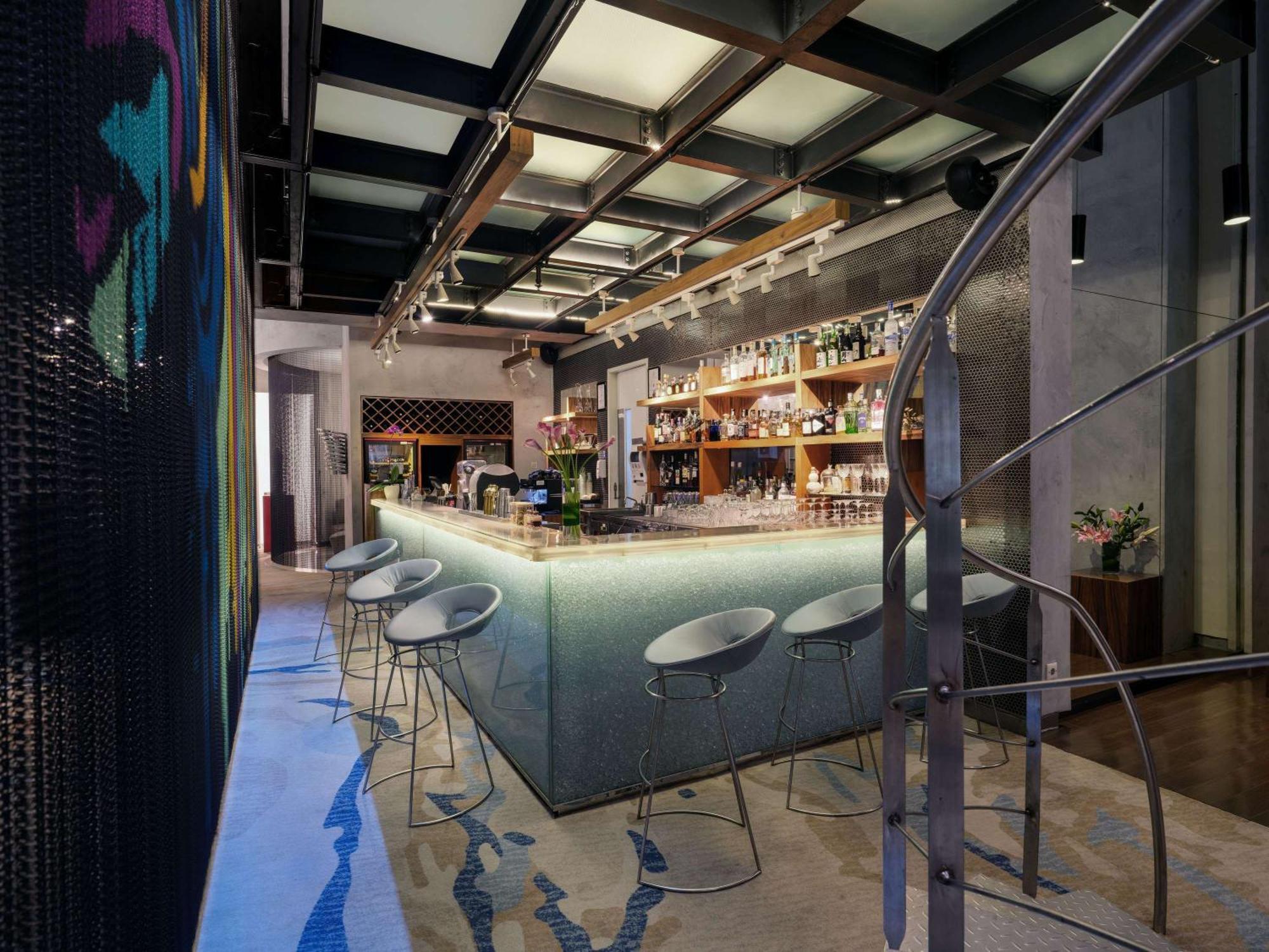 Pullman Jakarta Central Park Εξωτερικό φωτογραφία The bar at the 1000 Museum